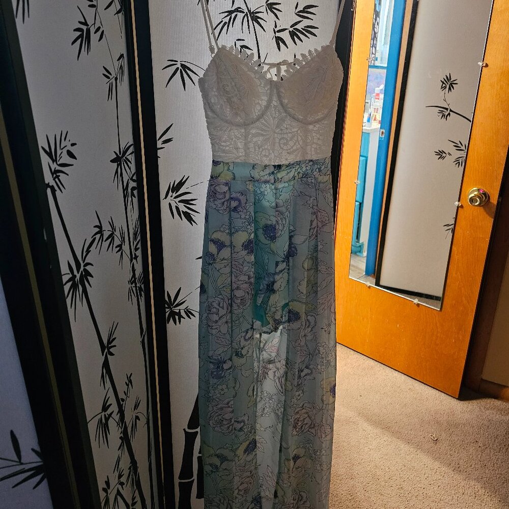 Lovely spring/summer dress